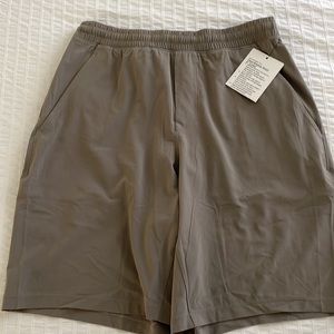 NWT Men’s Lululemon Pace Breaker Lined Short 9"